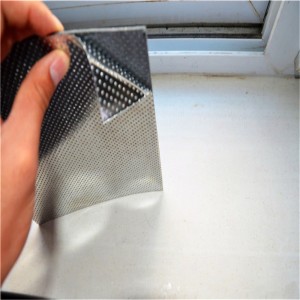 Asbesplaat met gaasdraad